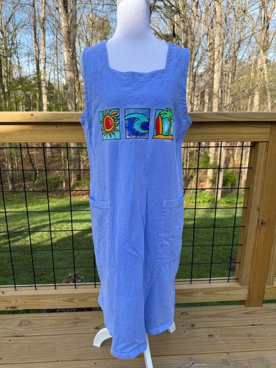 Dresses & Skirts - Light Women's Throw On Dress with Beach Motif